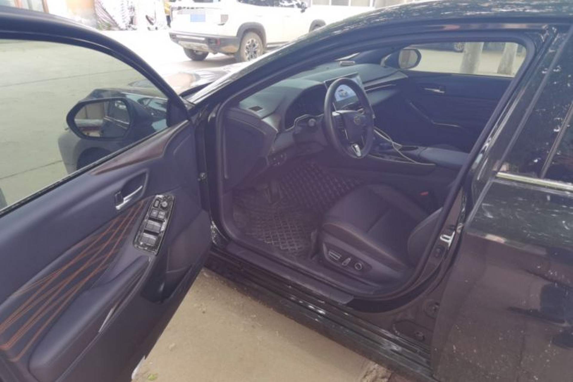 Used Toyota Avalon 2024 2.0L Premium Edition Driver Seat
