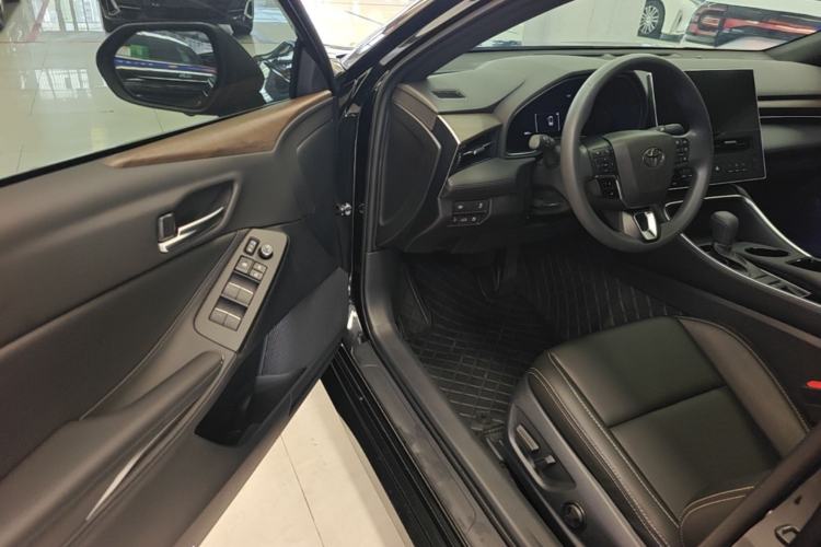 Used Toyota Avalon 2024 2.0L Premium Edition Driver Seat