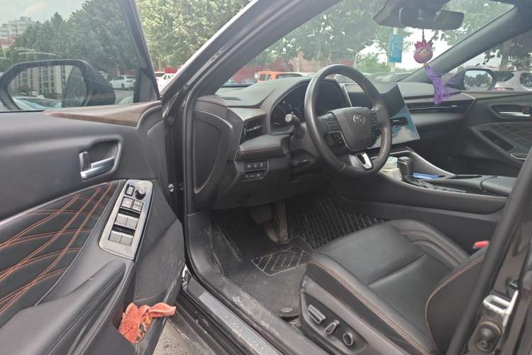 Used Toyota Avalon 2024 Dual-Engine 2.5L XLE Premium Edition Driver Seat