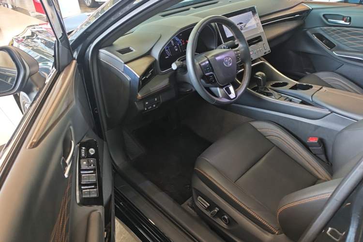 Used Toyota Avalon 2024 Dual-Motor 2.0L Premium Edition Driver Seat