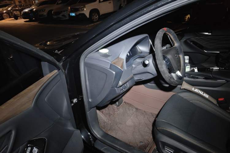 Used Toyota Avalon 2024 2.0L Luxury Edition Driver Seat