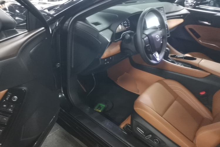 Used Toyota Avalon 2024 Dual-Motor 2.0L Luxury Edition Driver Seat