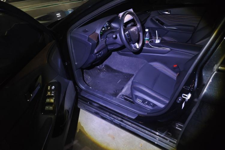 Used Toyota Avalon 2024 Dual-Motor 2.0L Luxury Edition Driver Seat