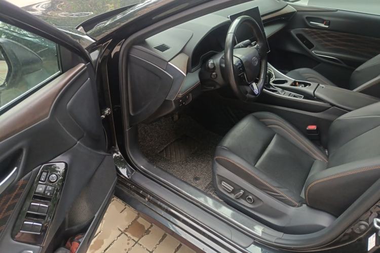 Used Toyota Avalon 2024 Dual-Motor 2.0L Premium Edition Driver Seat