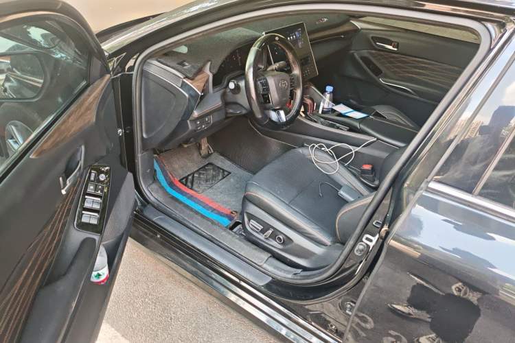 Used Toyota Avalon 2024 Dual-Motor 2.0L Luxury Edition Driver Seat
