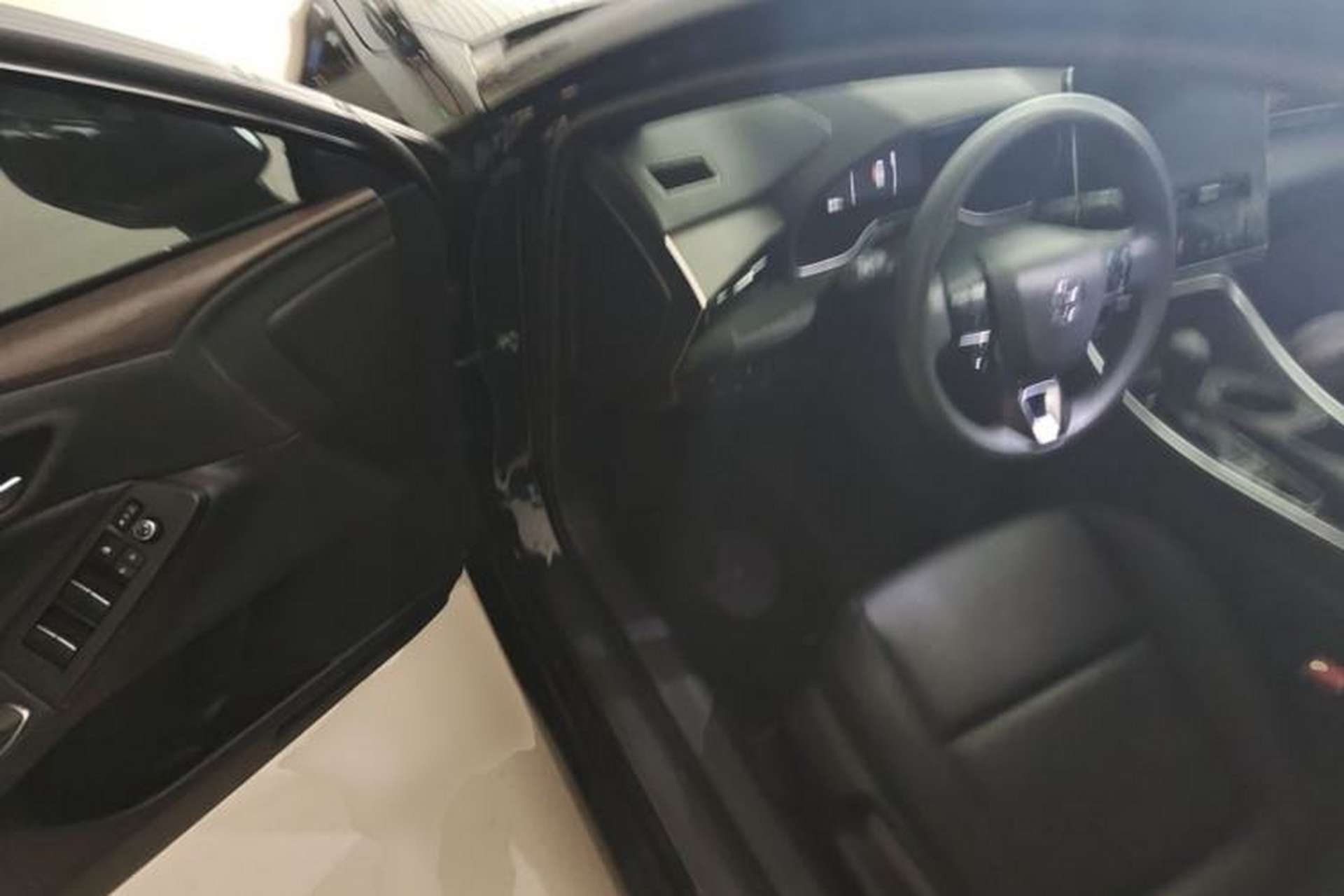 Used Toyota Avalon 2024 2.0L Ambition Edition Driver Seat