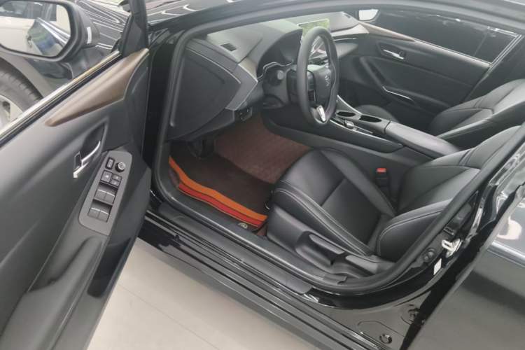 Used Toyota Avalon 2024 2.0L Ambition Edition Driver Seat