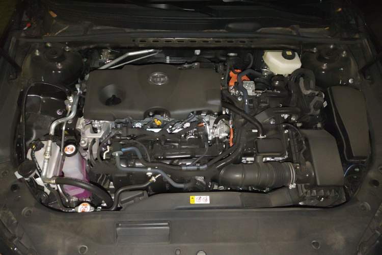 Used Toyota Avalon 2024 Dual-Engine 2.5L XLE Premium Edition Engine Bay