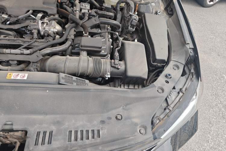 Used Toyota Avalon 2024 Dual-Engine 2.5L XLE Premium Edition Engine Bay Left