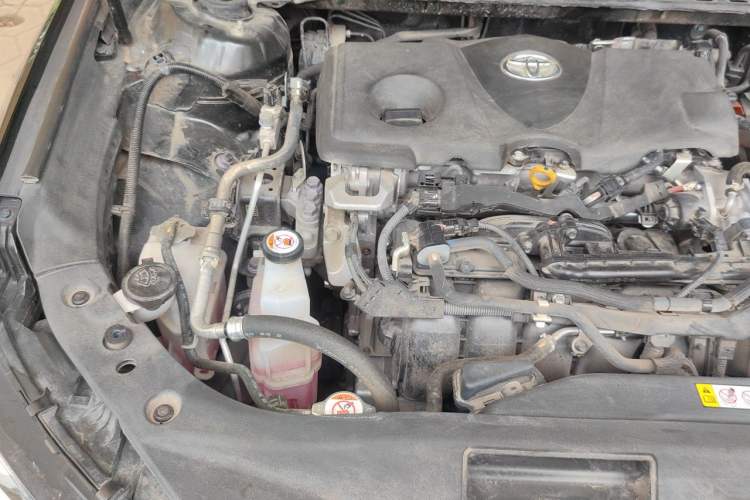 Used Toyota Avalon 2024 Dual-Engine 2.5L XLE Premium Edition Engine Bay Right
