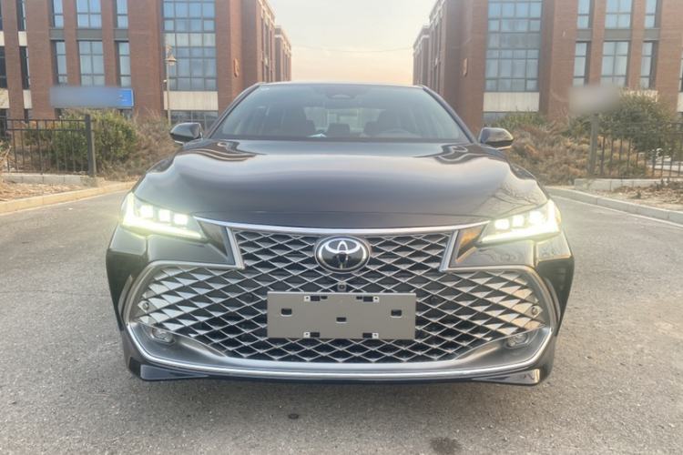 Used Toyota Avalon 2024 Dual-Engine 2.5L XLE Premium Edition Exterior 1