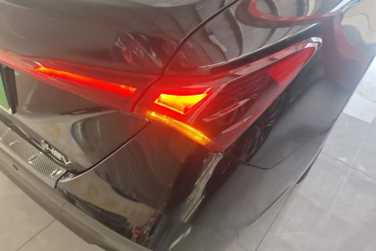 Used Toyota Avalon 2024 Dual-Motor 2.0L Luxury Edition Exterior 3