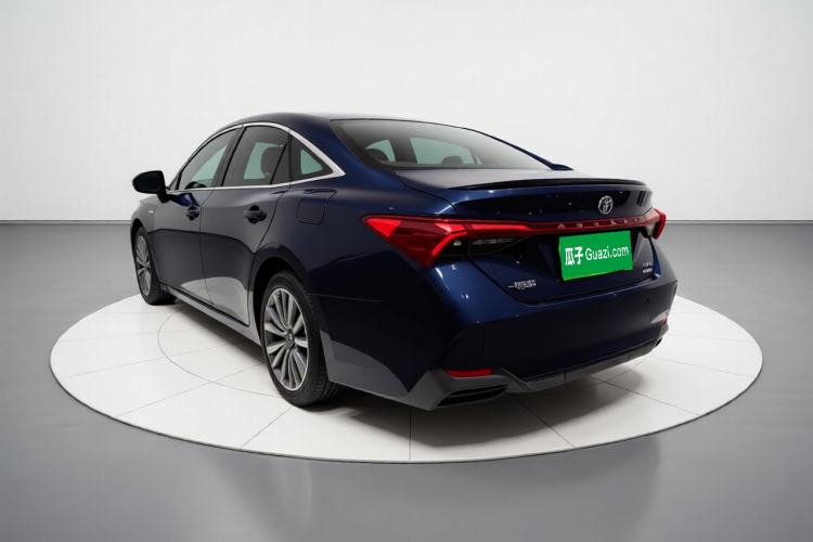 Used Toyota Avalon 2024 Dual-Engine 2.5L XLE Premium Edition Exterior 3