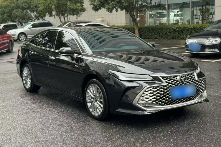 Used Toyota Avalon 2024 Dual-Engine 2.5L XLE Premium Edition Exterior 3