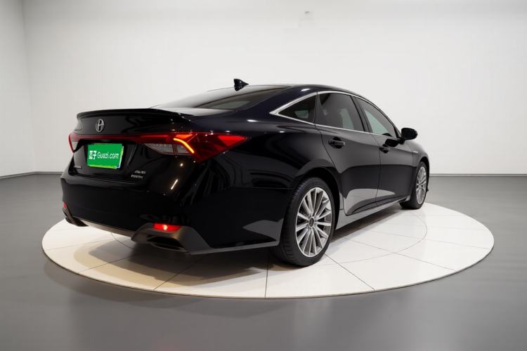 Used Toyota Avalon 2024 Dual-Engine 2.5L XLE Premium Edition Exterior 5