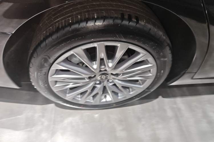 Used Toyota Avalon 2024 Dual-Motor 2.0L Luxury Edition Exterior 5