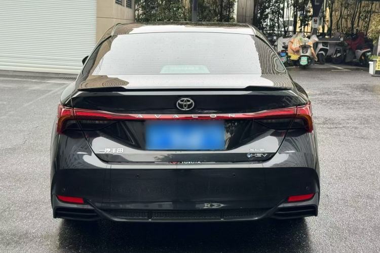 Used Toyota Avalon 2024 Dual-Engine 2.5L XLE Premium Edition Exterior 5