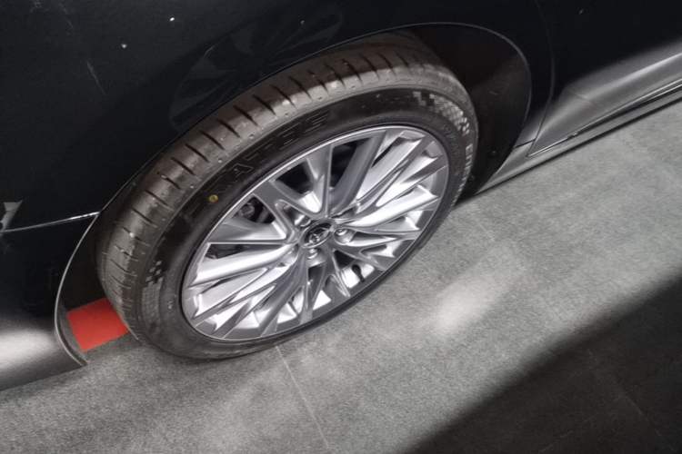 Used Toyota Avalon 2024 Dual-Motor 2.0L Luxury Edition Exterior 5