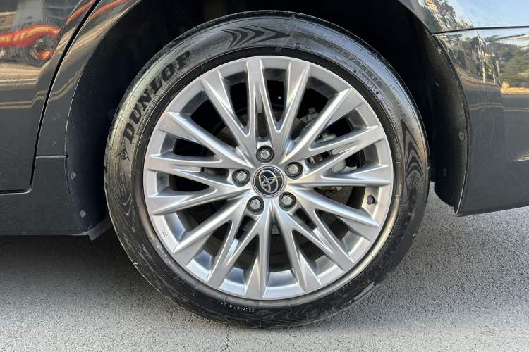 Used Toyota Avalon 2024 Dual-Motor 2.0L Premium Edition Exterior 6