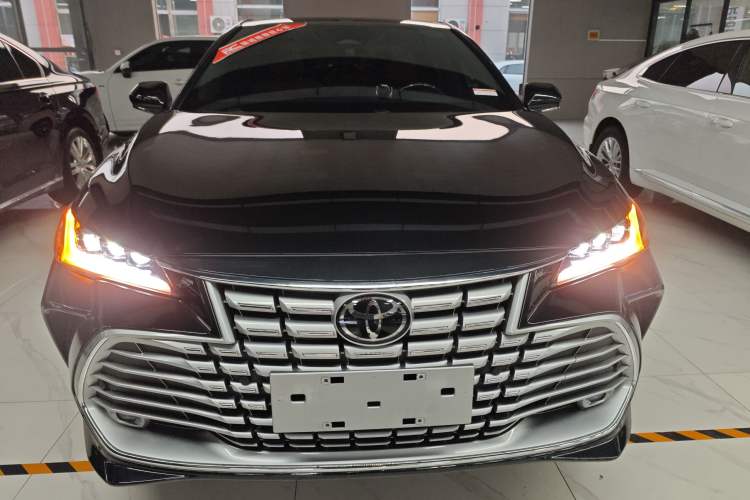 Used Toyota Avalon 2024 Dual-Motor 2.0L Luxury Edition Front