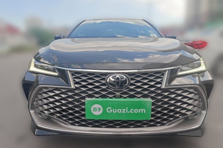 Used Toyota Avalon 2024 Dual-Engine 2.5L XLE Premium Edition Front