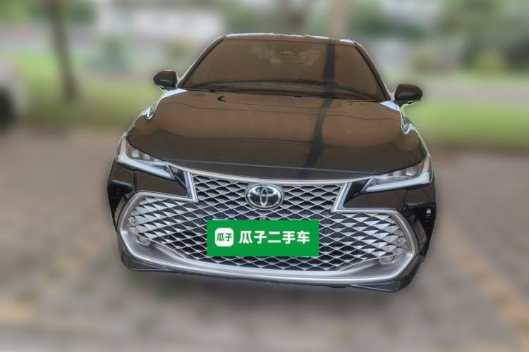 Used Toyota Avalon 2024 Dual-Engine 2.5L XLE Premium Edition Front