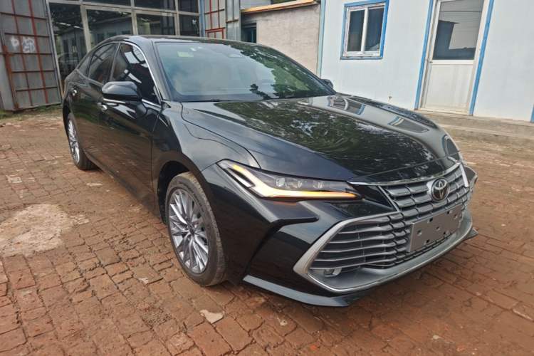 Used Toyota Avalon 2024 2.0L Luxury Edition Front Right 45 Deg