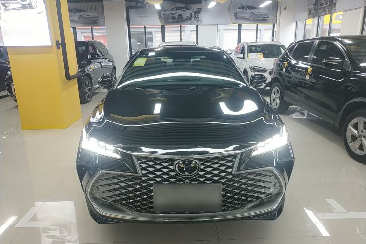 Used Toyota Avalon 2024 Dual-Engine 2.5L XLE Premium Edition Front