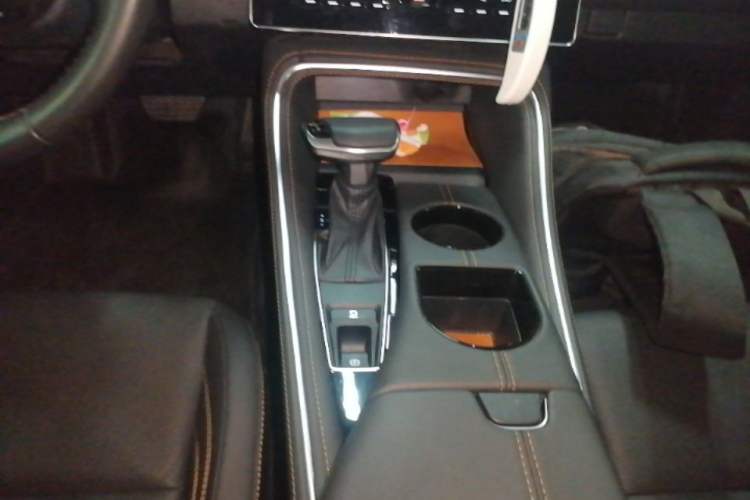 Used Toyota Avalon 2024 Dual-Motor 2.0L Luxury Edition Gear Lever