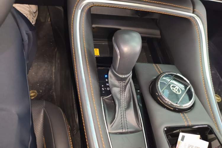 Used Toyota Avalon 2024 Dual-Motor 2.0L Luxury Edition Gear Lever