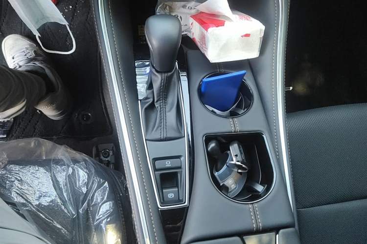 Used Toyota Avalon 2024 Dual-Motor 2.0L Luxury Edition Gear Lever