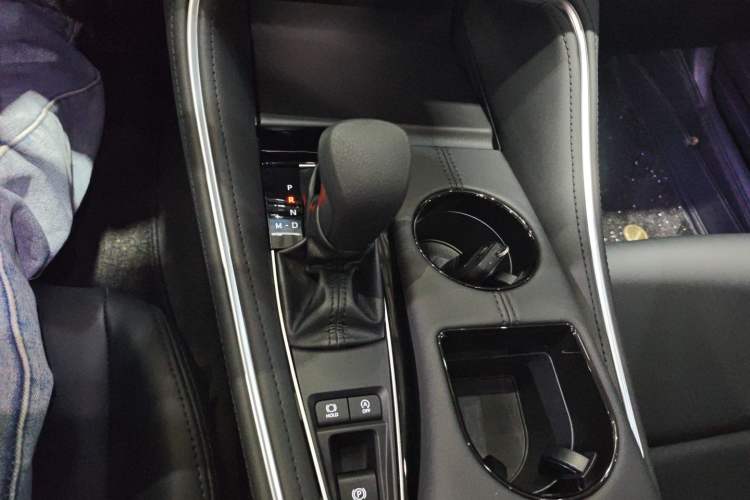 Used Toyota Avalon 2024 2.0L Ambition Edition Gear Lever