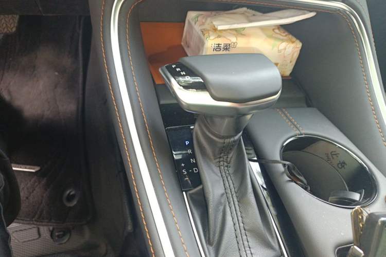 Used Toyota Avalon 2024 Dual-Motor 2.0L Luxury Edition Gear Lever