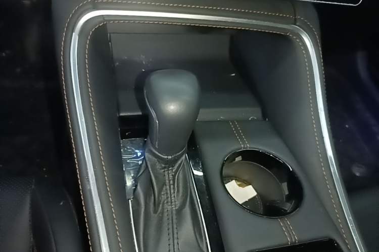 Used Toyota Avalon 2024 Dual-Motor 2.0L Luxury Edition Gear Lever