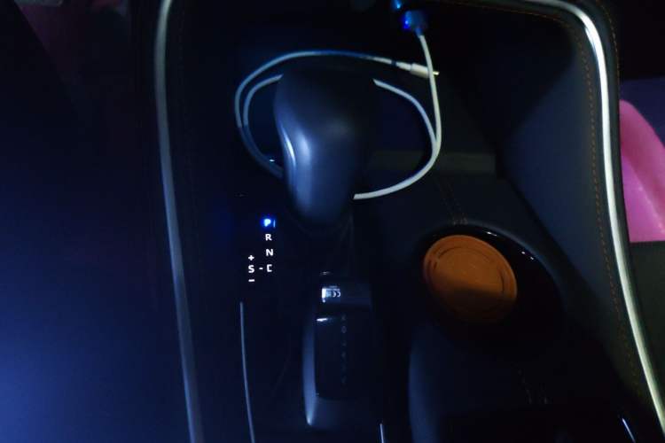 Used Toyota Avalon 2024 Dual-Engine 2.5L XLE Premium Edition Gear Lever