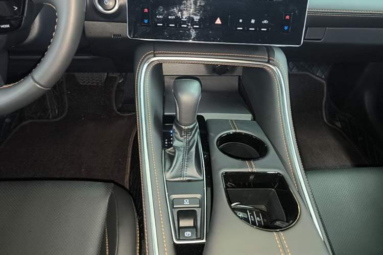 Used Toyota Avalon 2024 Dual-Motor 2.0L Luxury Edition Gear Lever