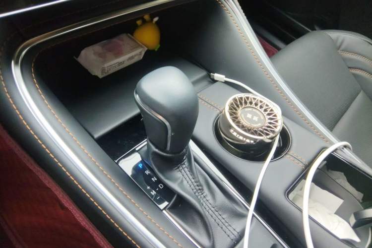 Used Toyota Avalon 2024 2.0L Premium Edition Gear Lever