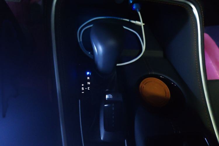 Used Toyota Avalon 2024 Dual-Engine 2.5L XLE Premium Edition Gear Lever