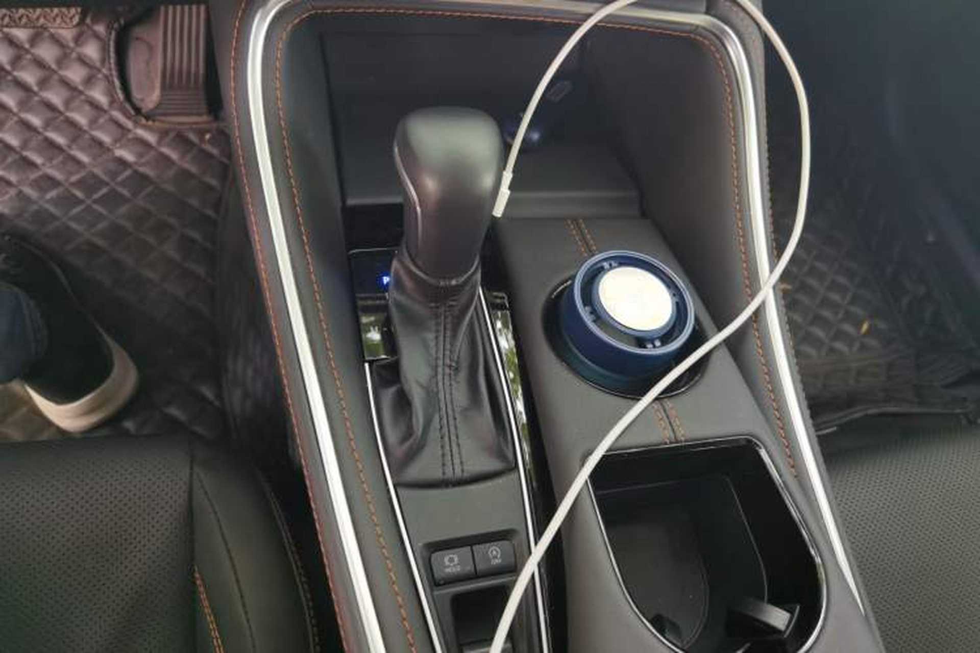 Used Toyota Avalon 2024 2.0L Premium Edition Gear Lever