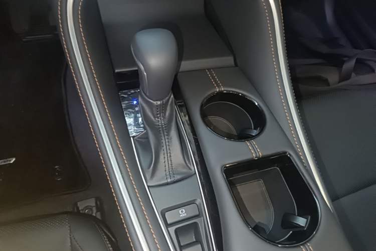 Used Toyota Avalon 2024 Dual-Motor 2.0L Luxury Edition Gear Lever