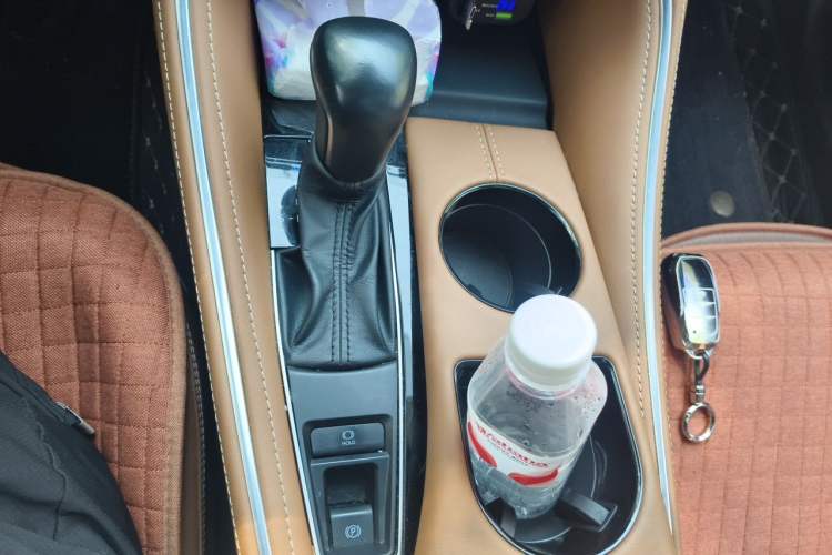Used Toyota Avalon 2024 Dual-Motor 2.0L Luxury Edition Gear Lever