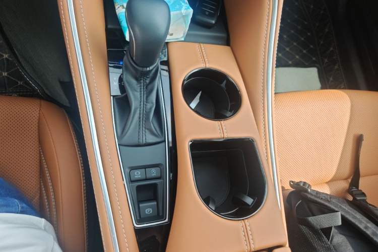 Used Toyota Avalon 2024 2.0L Luxury Edition Gear Lever