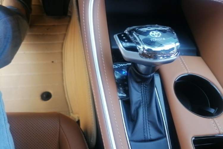 Used Toyota Avalon 2024 2.0L Luxury Edition Gear Lever