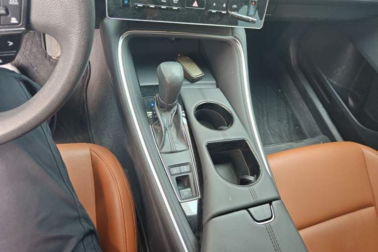 Used Toyota Avalon 2024 2.0L Ambition Edition Gear Lever