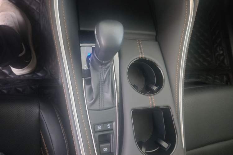 Used Toyota Avalon 2024 2.0L Premium Edition Gear Lever