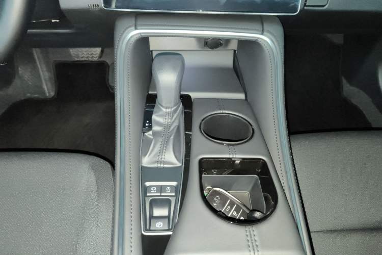 Used Toyota Avalon 2024 2.0L Ambition Edition Gear Lever