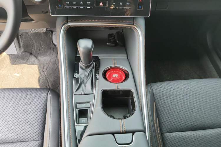 Used Toyota Avalon 2024 Dual-Motor 2.0L Premium Edition Gear Lever