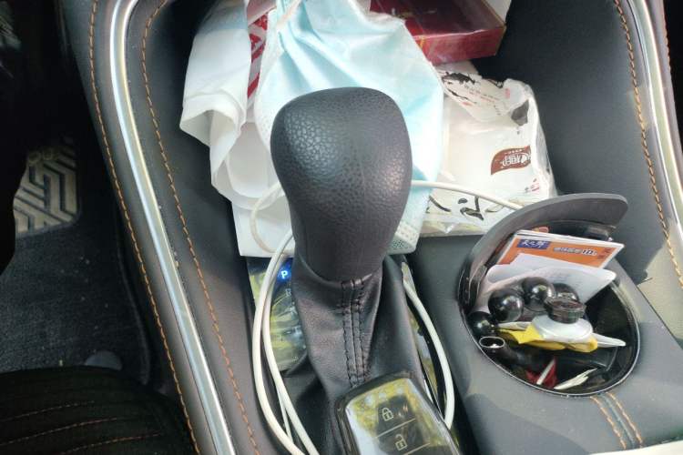 Used Toyota Avalon 2024 Dual-Motor 2.0L Luxury Edition Gear Lever