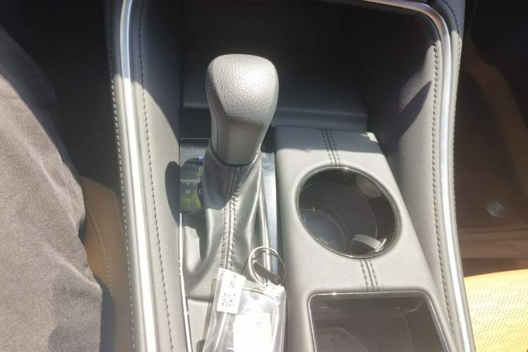 Used Toyota Avalon 2024 2.0L Ambition Edition Gear Lever
