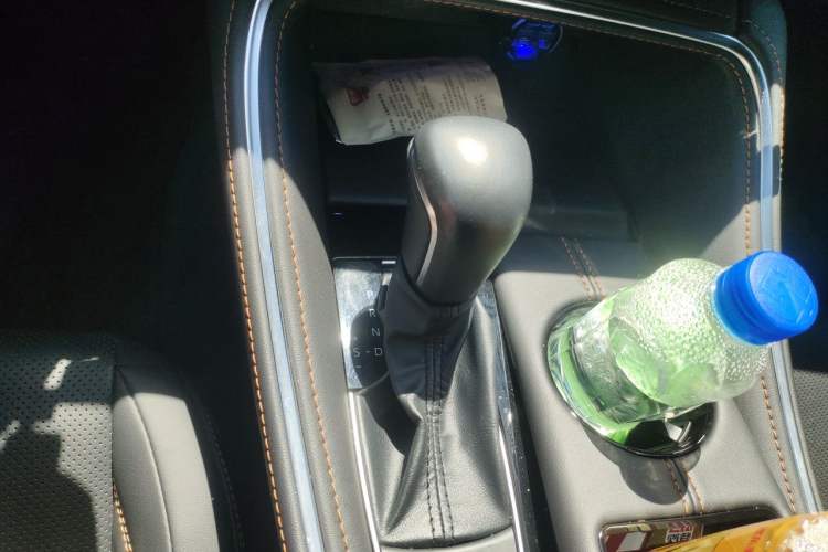Used Toyota Avalon 2024 Dual-Motor 2.0L Premium Edition Gear Lever